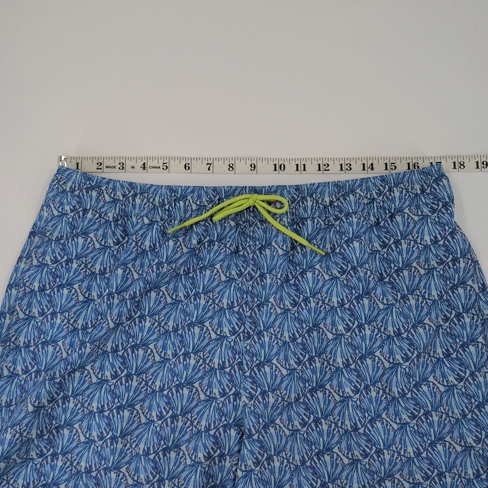 Vineyard Vines Mens Chappy Swim Trunks Blue Seashells Size Large 4.5